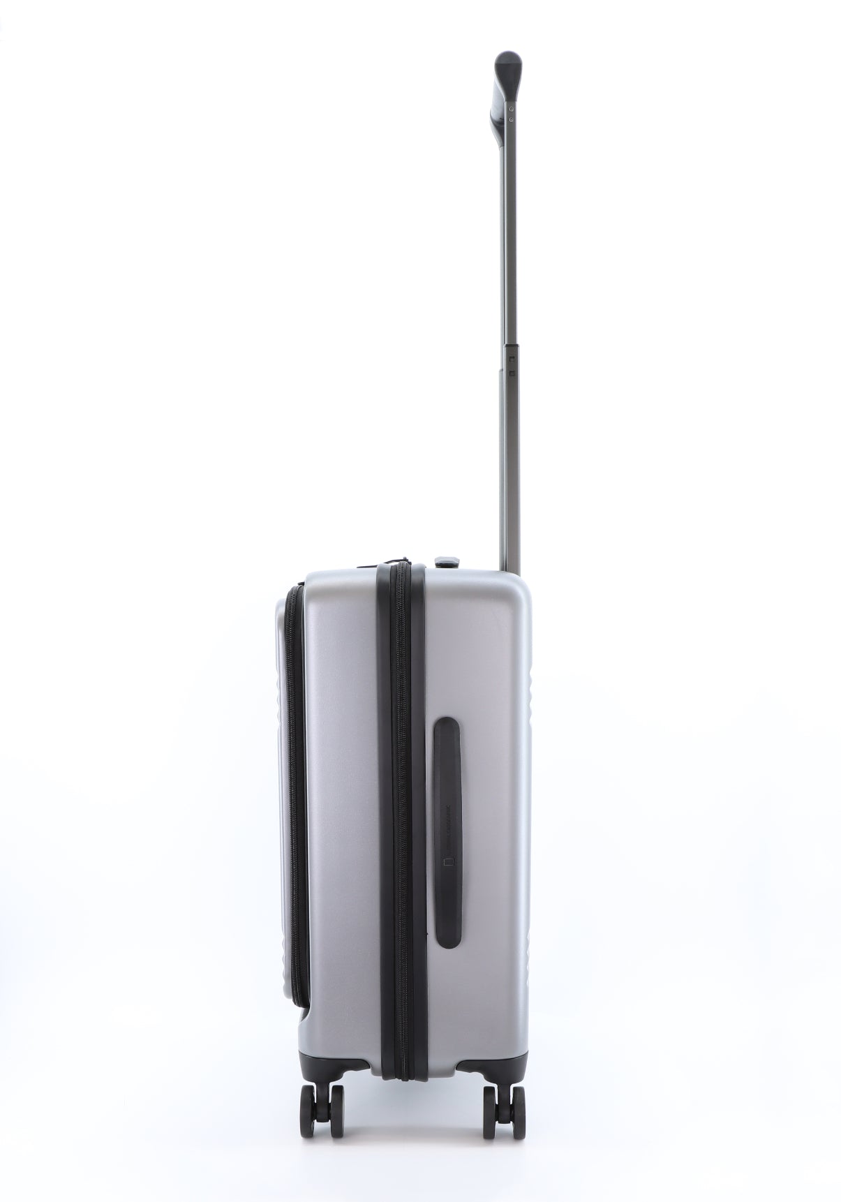 national-geographic-lodge-trolley_Mr_Luggage_Abu_Dhabi_UAE