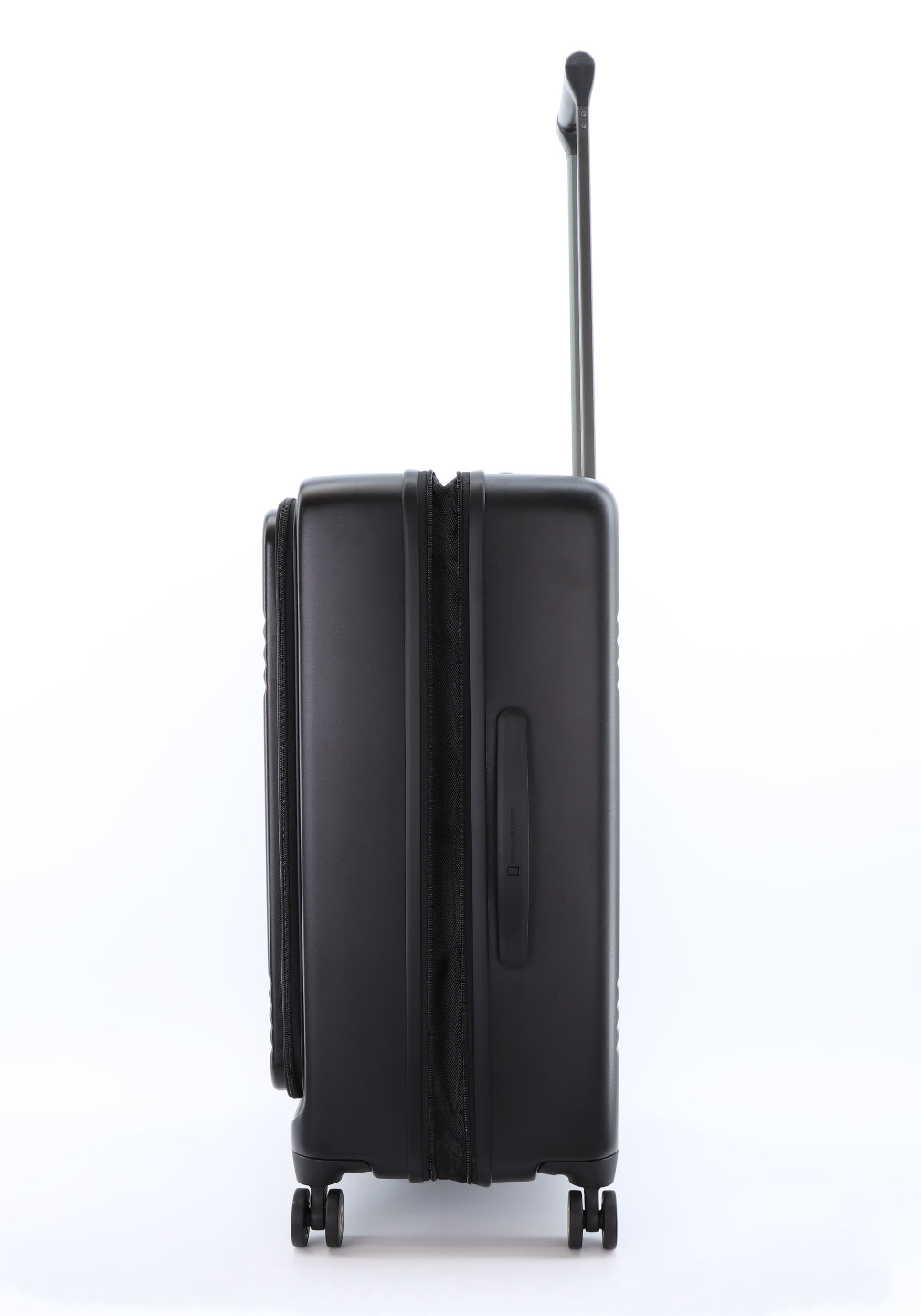 national-geographic-lodge-trolley_Mr_Luggage_Abu_Dhabi_UAE