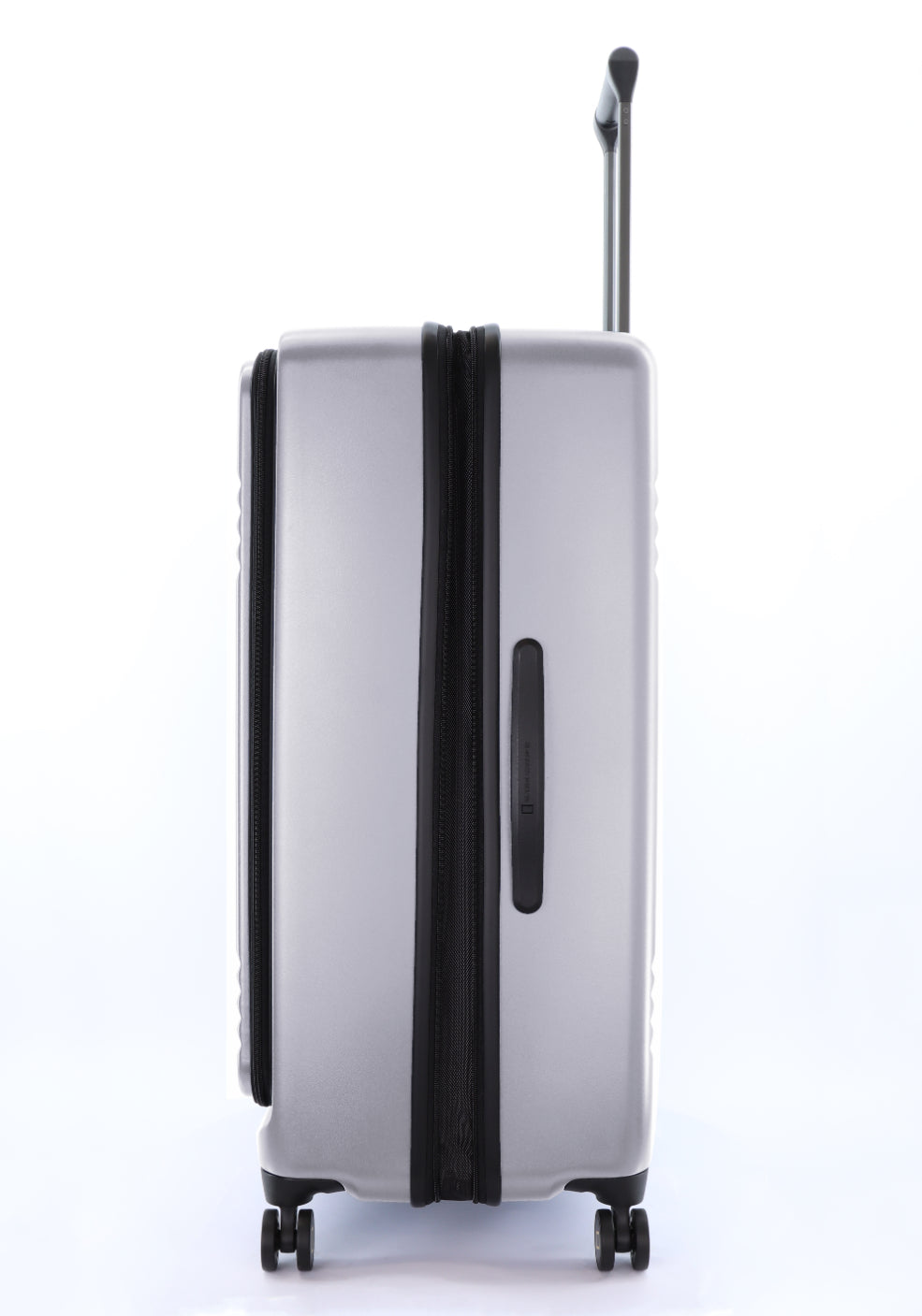 national-geographic-lodge-trolley_Mr_Luggage_Abu_Dhabi_UAE