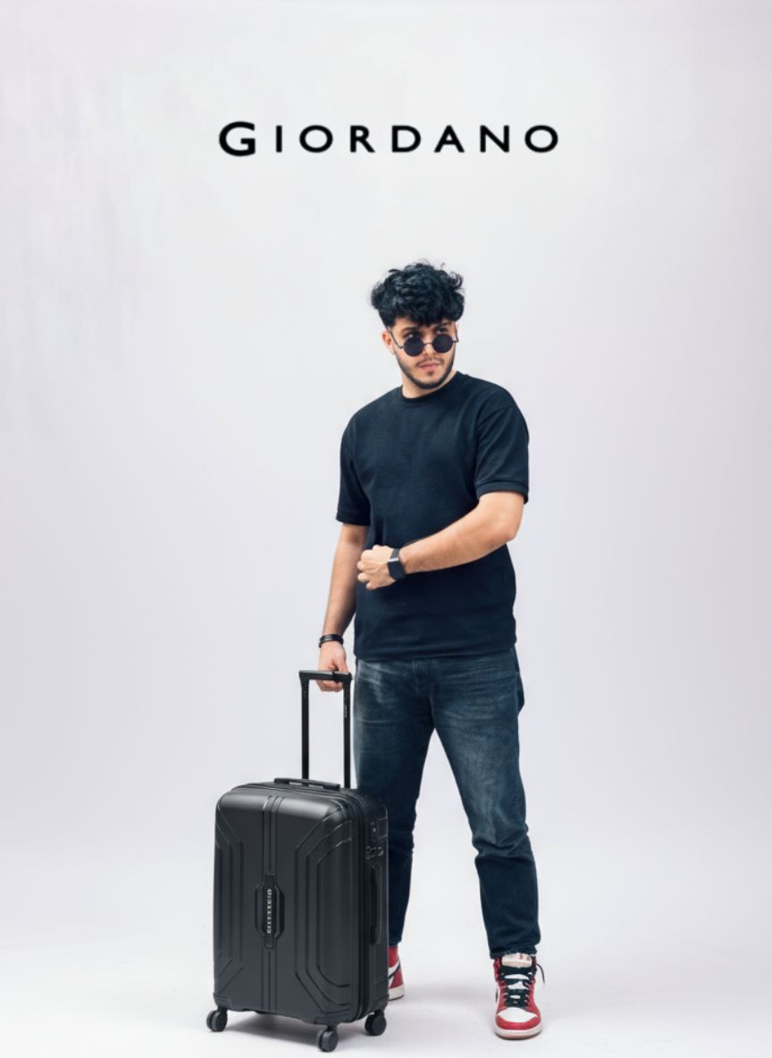 Travel_in_Style_with_Giordano_Luggage_1.jpg