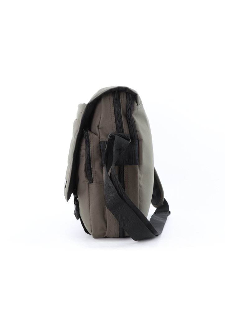 Pro Messenger Bag 12.3L - Mr_Luggage_Dubai