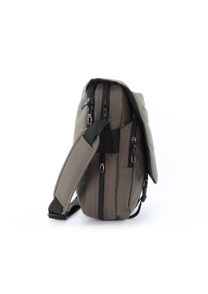 Pro Messenger Bag 12.3L - Mr_Luggage_Dubai